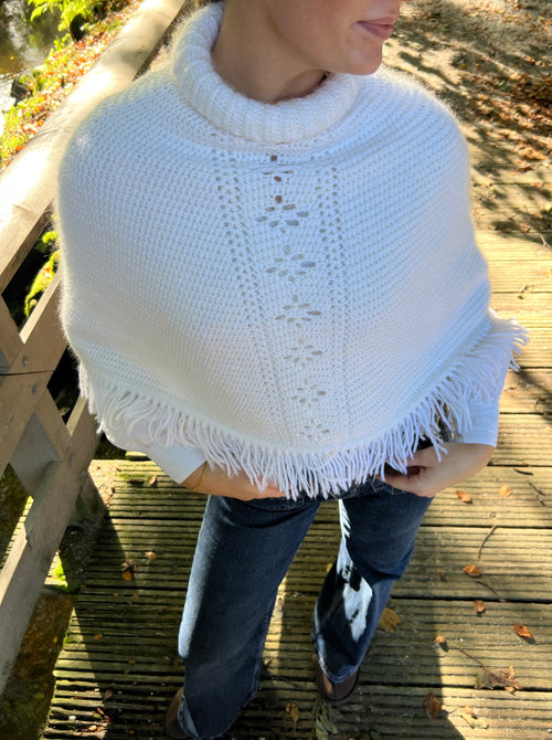 PATTERN - Amber poncho