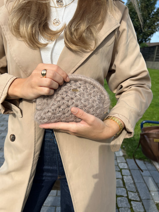 rosé clutch - beige